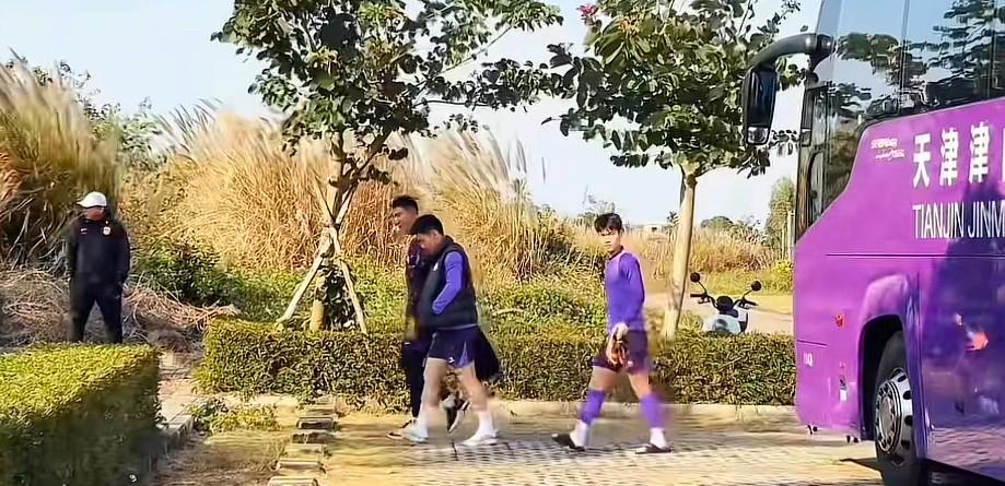 开云体育-博主：此前传闻离队的门将方镜淇，已出现在津门虎冬训阵容中